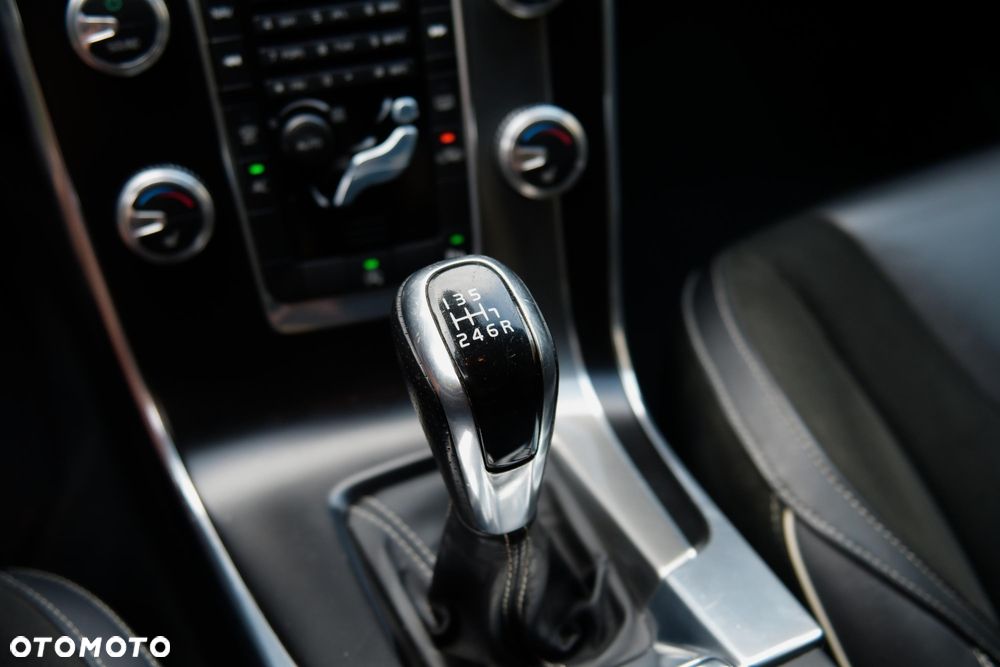 Volvo S60 D3 Drive-E R-Design Momentum - 23