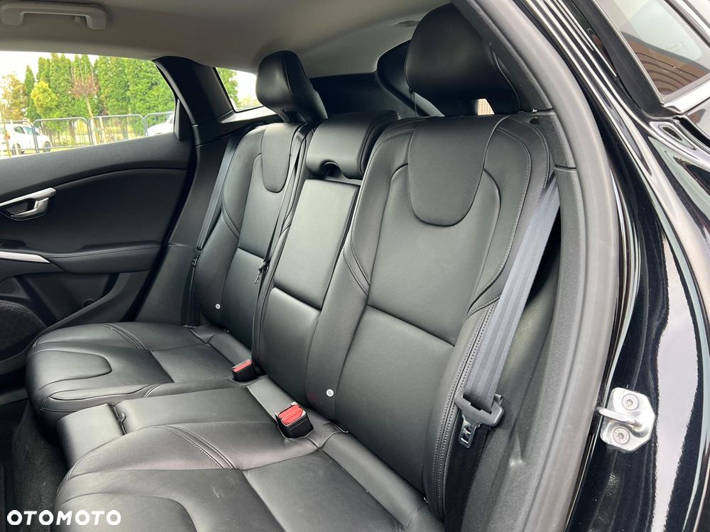 Volvo V40 D4 Geartronic Momentum - 28