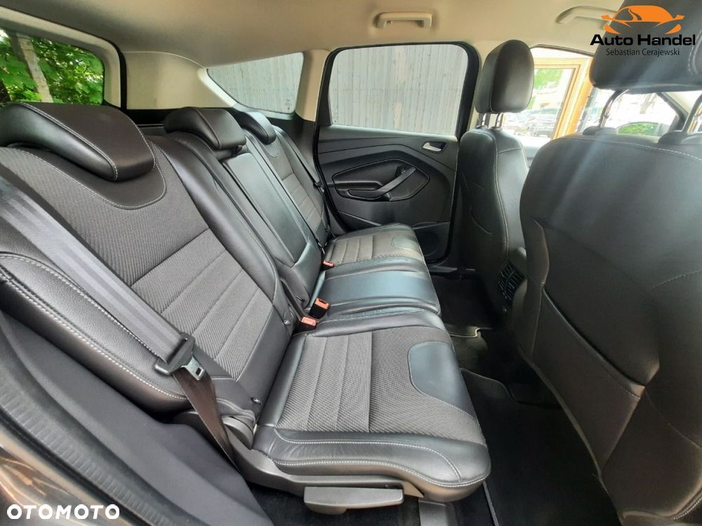 Ford Kuga 1.5 EcoBoost 2x4 Titanium - 38