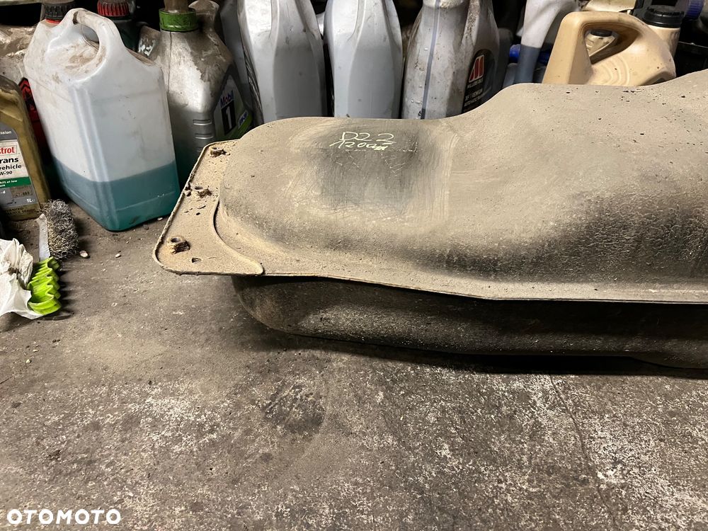 Zbiornik paliwa Nissan Navara d22 2.5dci - 4