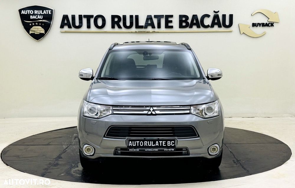 Mitsubishi Outlander - 10