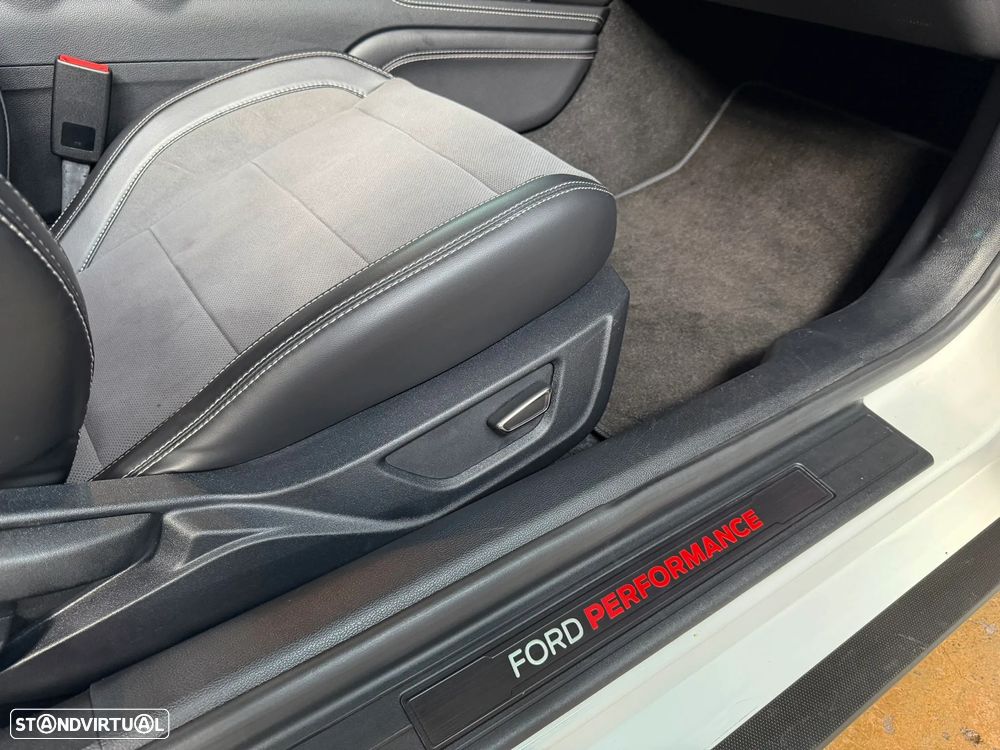 Ford Mustang Shelby GT350 5.2 V8 - 35