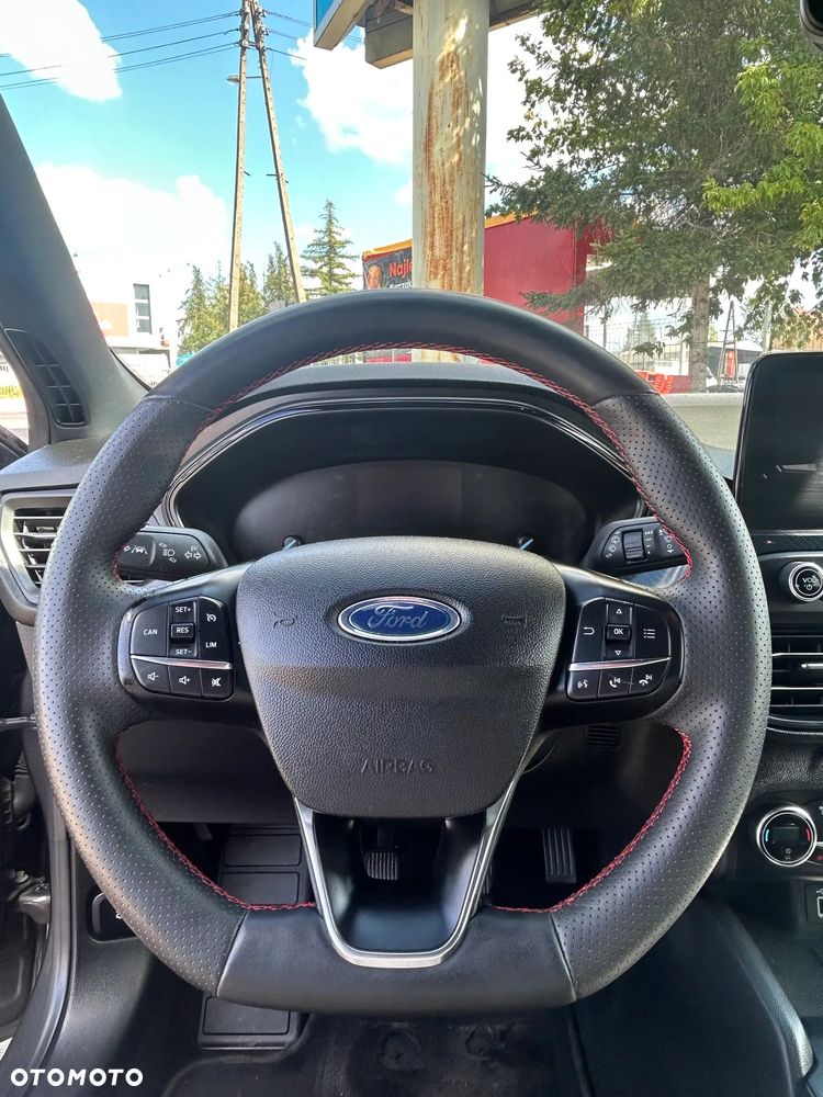 Ford Focus 1.0 EcoBoost mHEV ST-Line - 11
