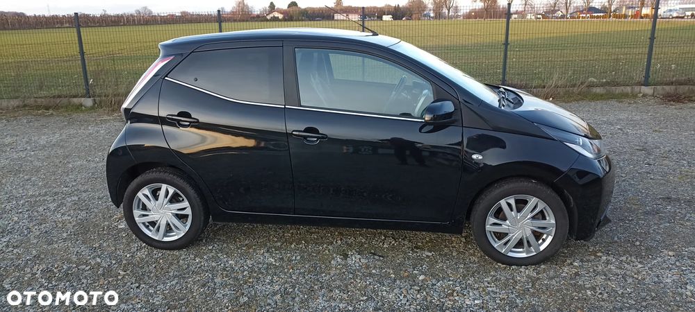 Toyota Aygo x-play touch - 20