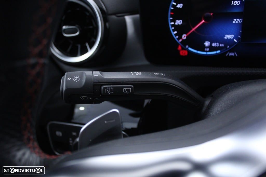 Mercedes-Benz CLA 180 d Shooting Brake AMG Line Aut. - 24