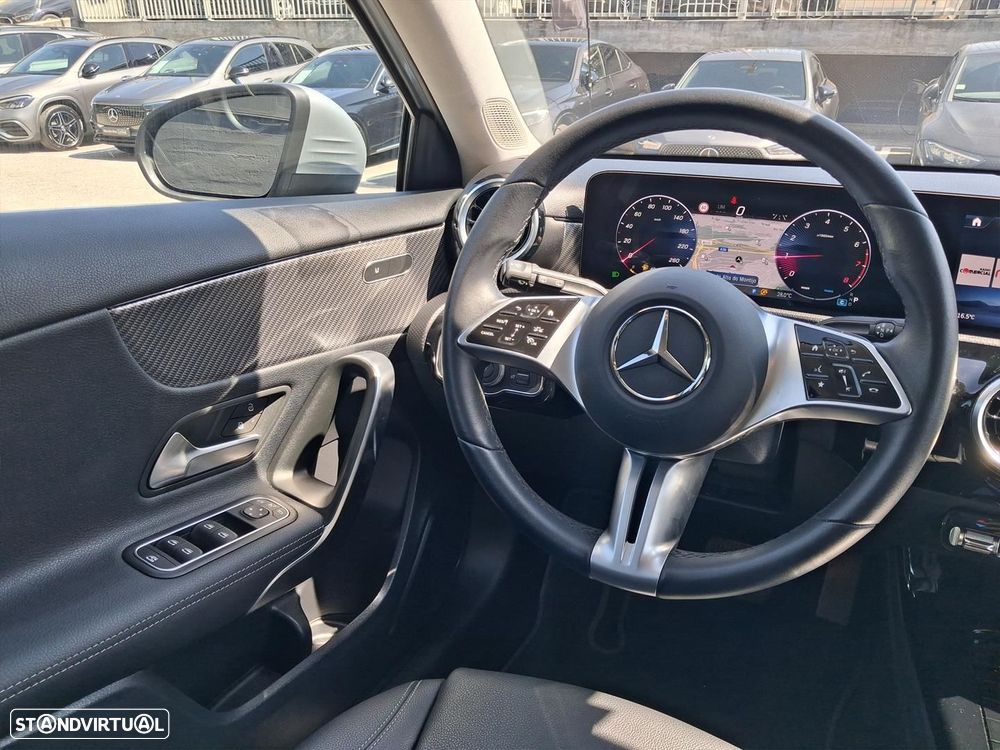 Mercedes-Benz A 200 Standard - 12