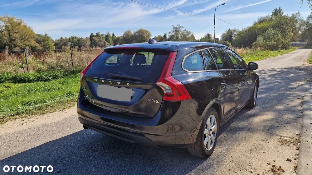 Volvo V60 D2 Momentum - 16