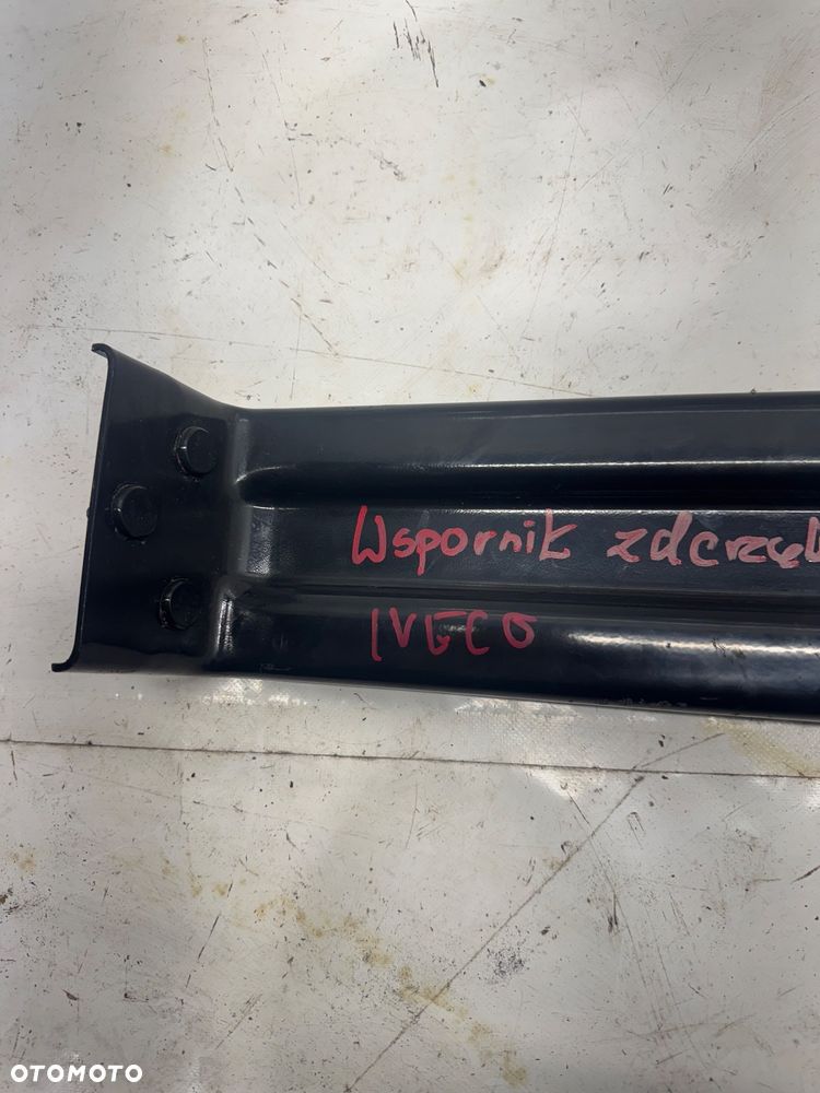 WSPORNIK ZDERZAKA IVECO - 5