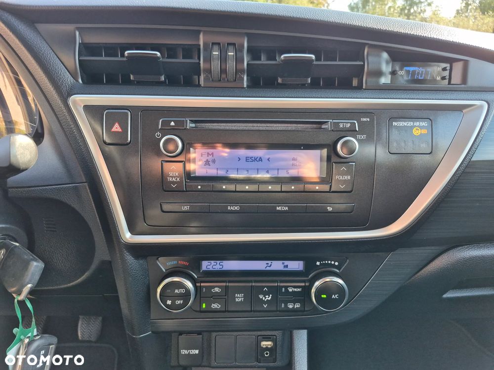 Toyota Auris 1.33 VVT-i Premium - 21