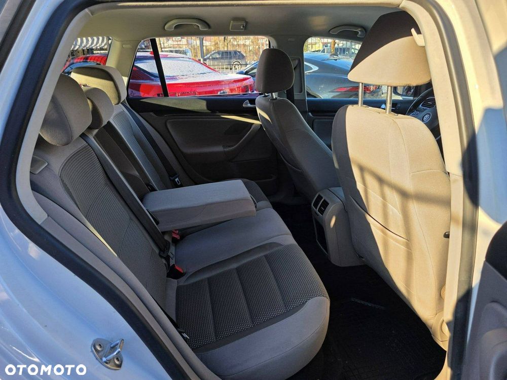 Volkswagen Golf 2.0 TDI DPF DSG Tour Edition - 30