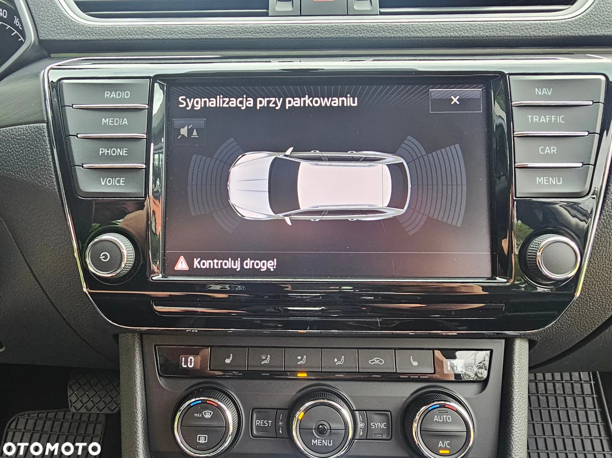 Skoda Superb 2.0 TDI DSG Premium Edition - 22