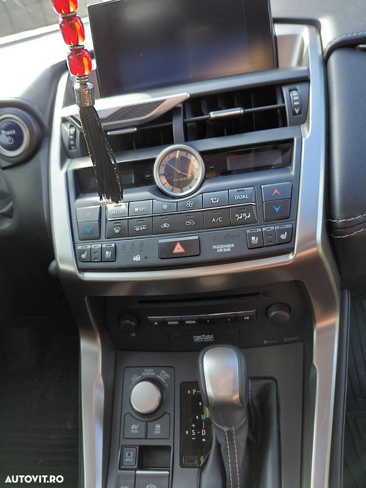 Lexus Seria NX 300h Luxury - 11