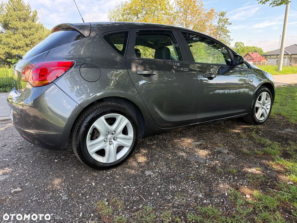 Opel Astra 1.6 Cosmo - 12