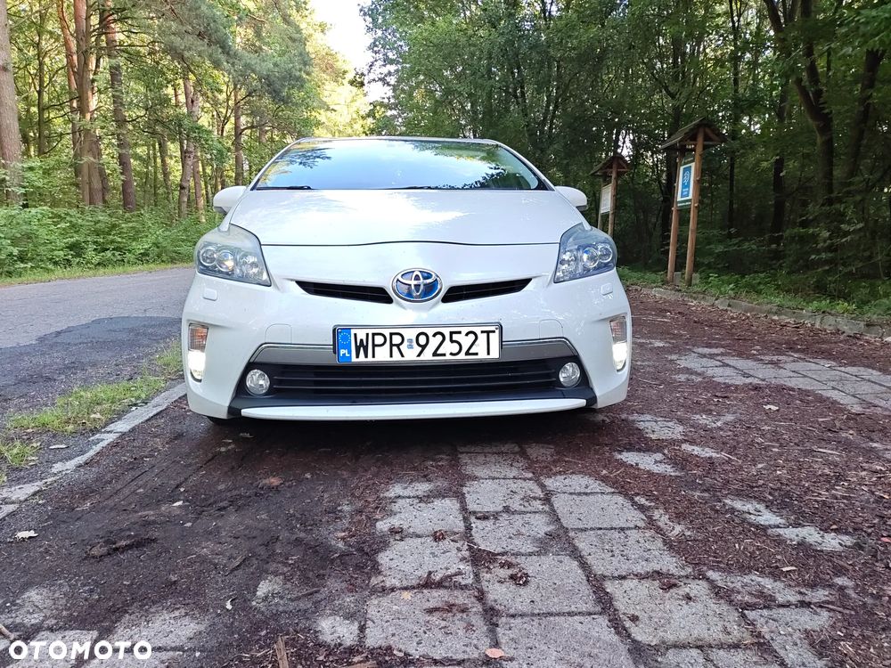 Toyota Prius 1.8 HSD Sol - 4