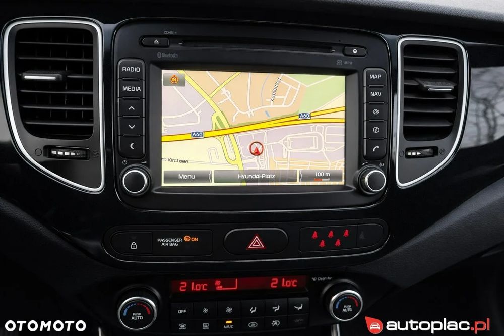 Kia Carens 1.6 GDI Dream Team Edition - 13