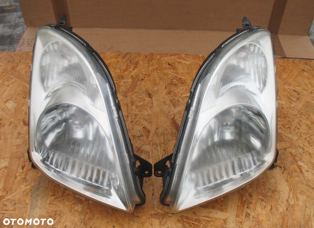 Suzuki Swift IV 4 lampa Prawa przód oryginał UE 04-08r - 1