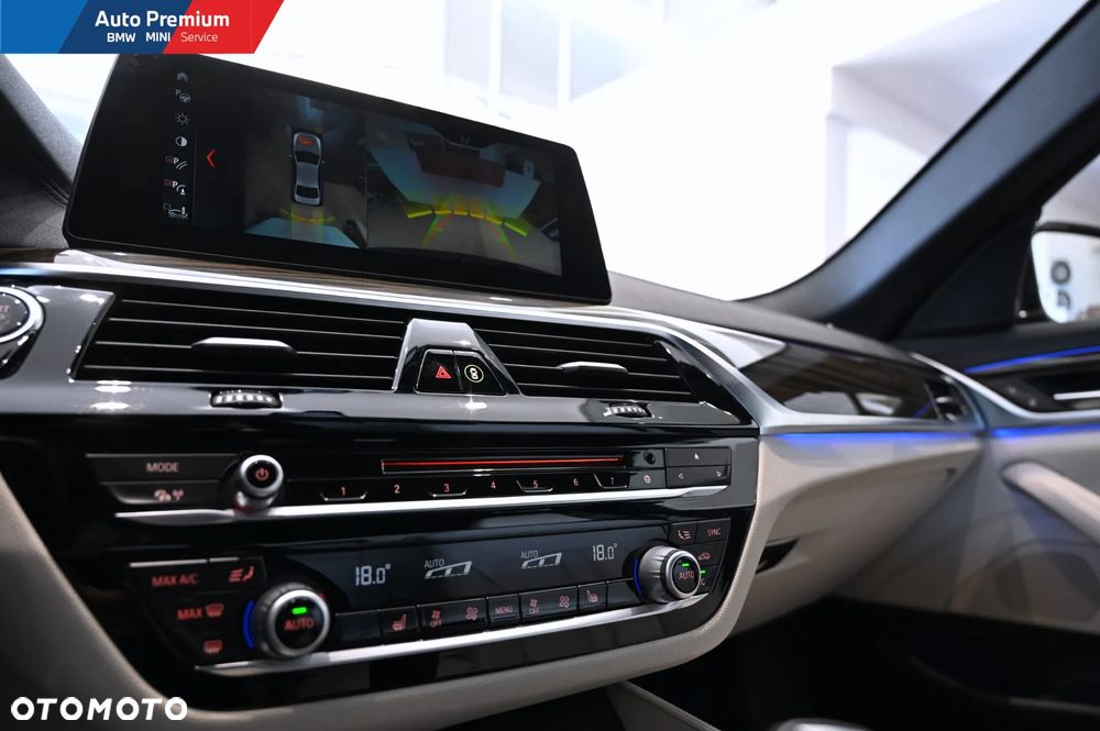 BMW Seria 5 520d xDrive - 10