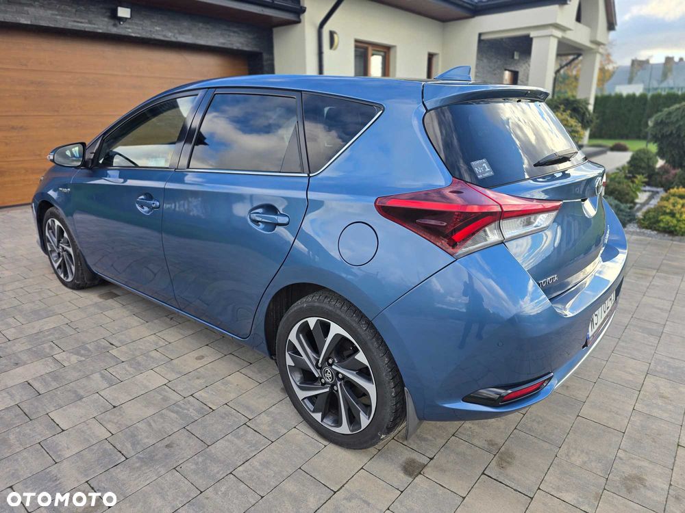 Toyota Auris 2015 photo 3