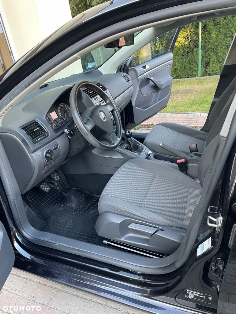 Volkswagen Jetta 1.6 FSI Trendline - 10