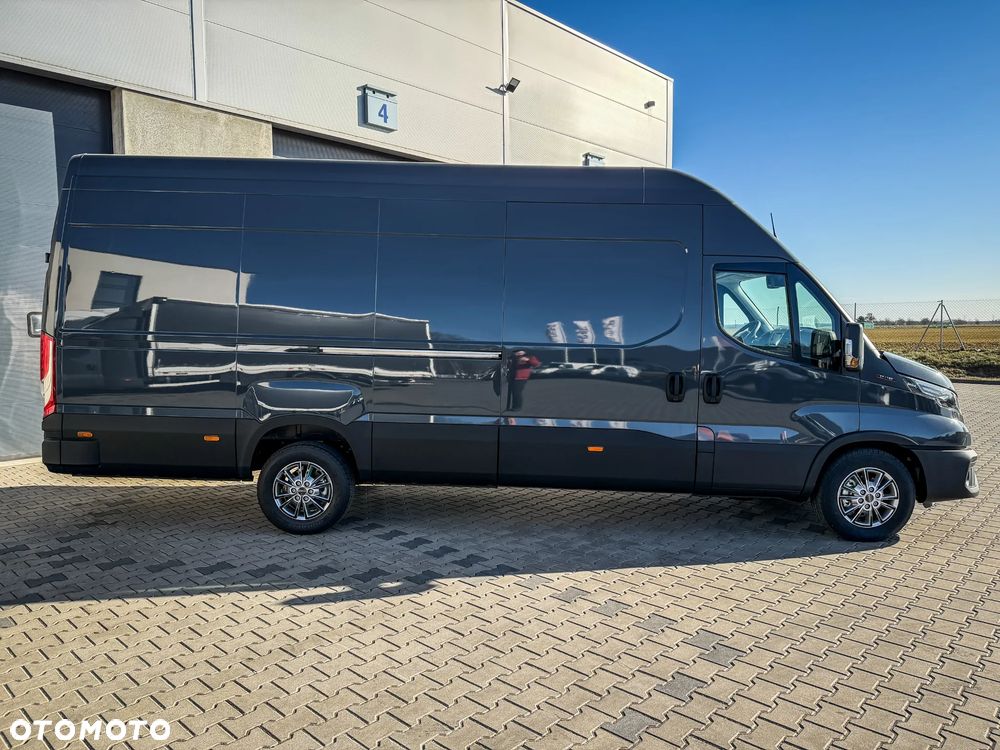 Iveco Daily 35S18HV L4H3 Furgon od ręki - 4