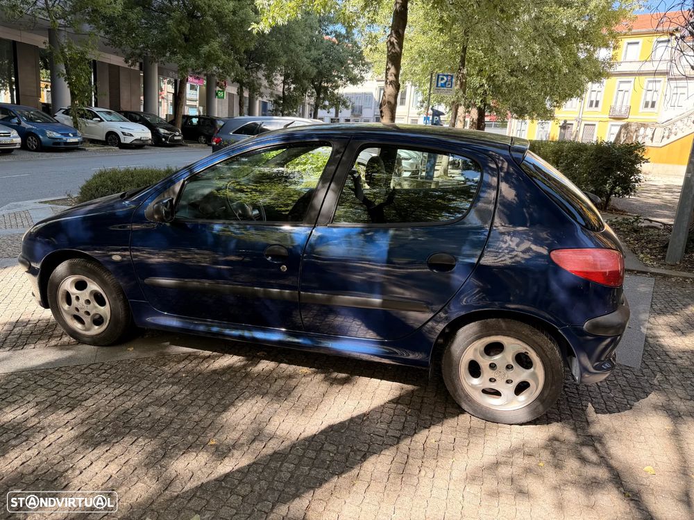 Peugeot 206 2000 photo 2