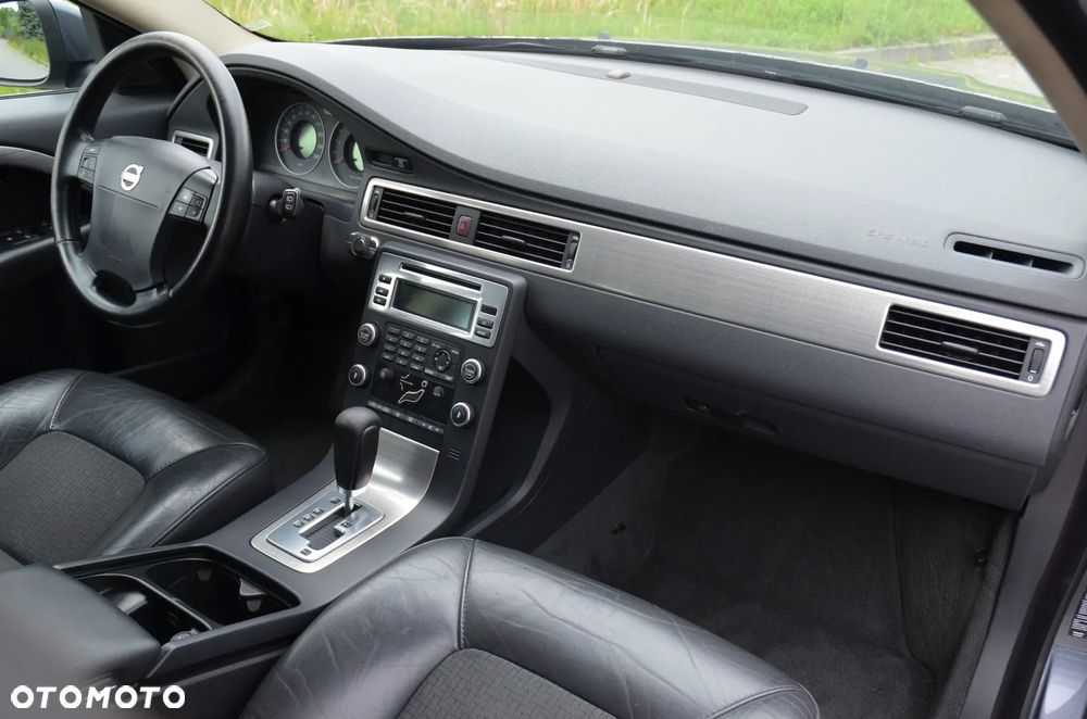 Volvo V70 2.4D Momentum - 14
