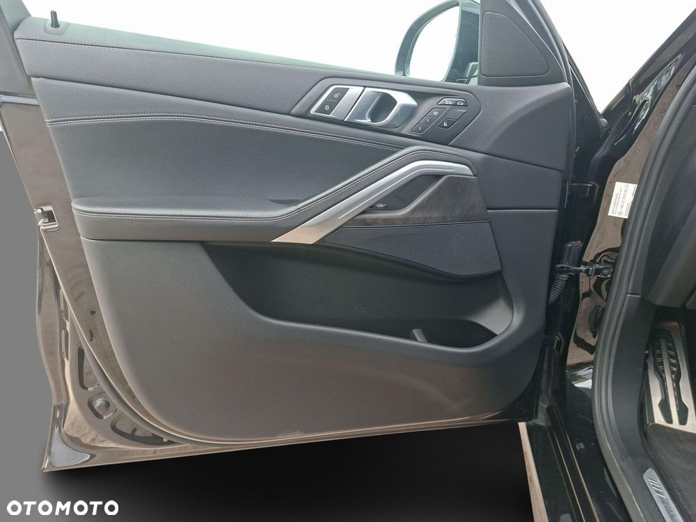 BMW X6 xDrive40d mHEV - 12