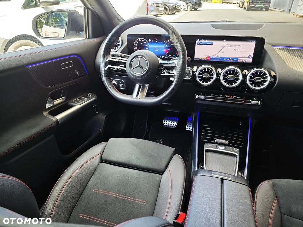 Mercedes-Benz GLA 200 AMG Line - 10