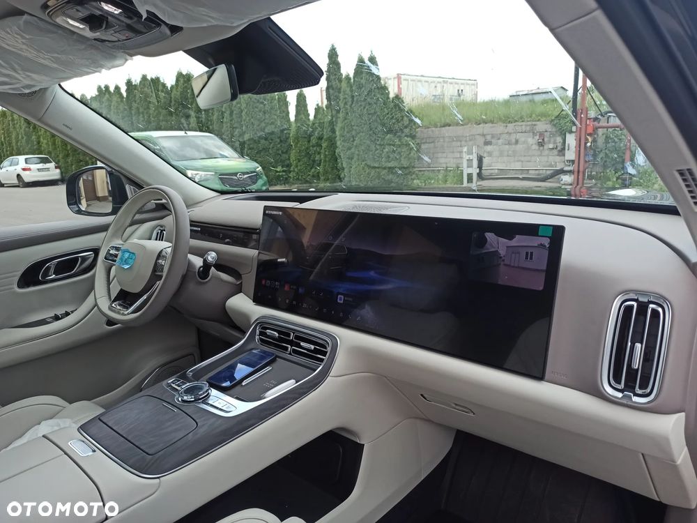 Geely M9 - 16