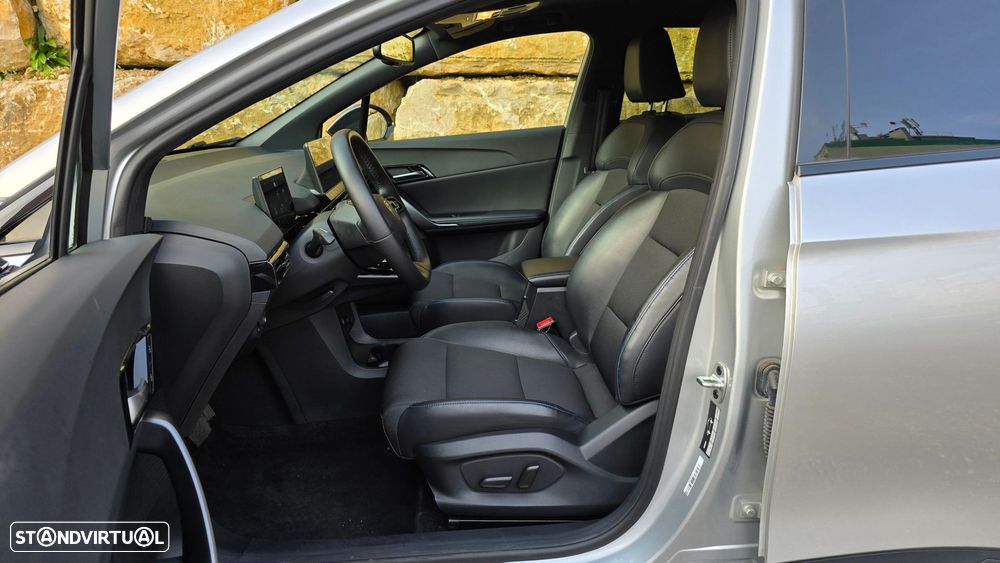 MG MG4 64 kWh Luxury - 47