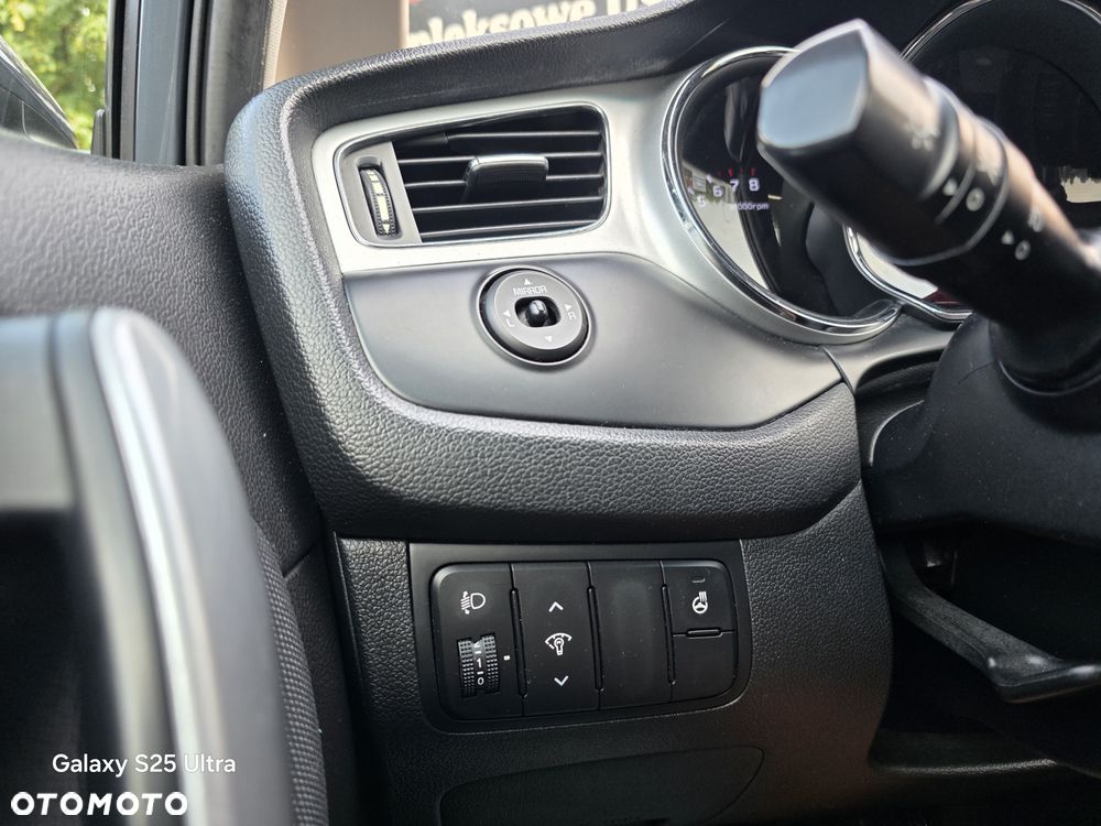 Kia Ceed 1.6 GDI ISG Dream Team Edition - 21