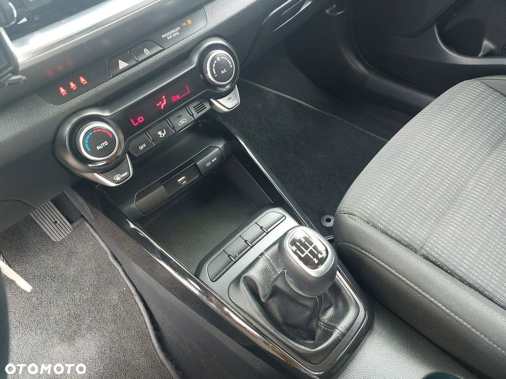Kia Stonic - 25