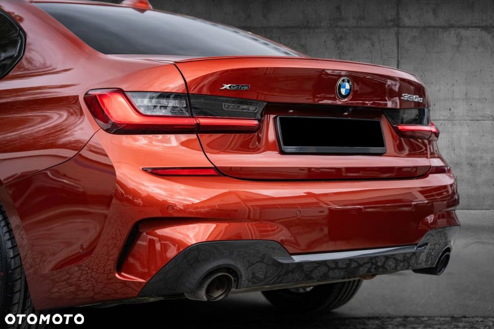 BMW Seria 3 330e xDrive - 9