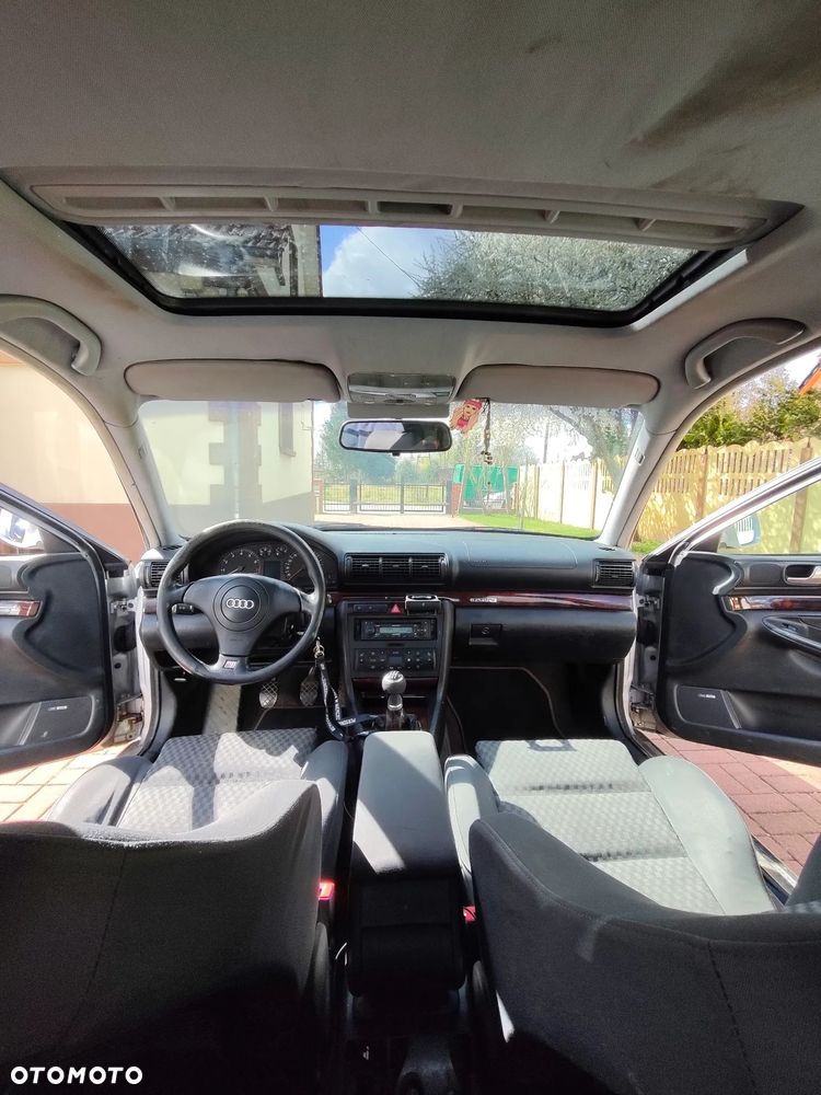 Audi A4 Limousine - 13