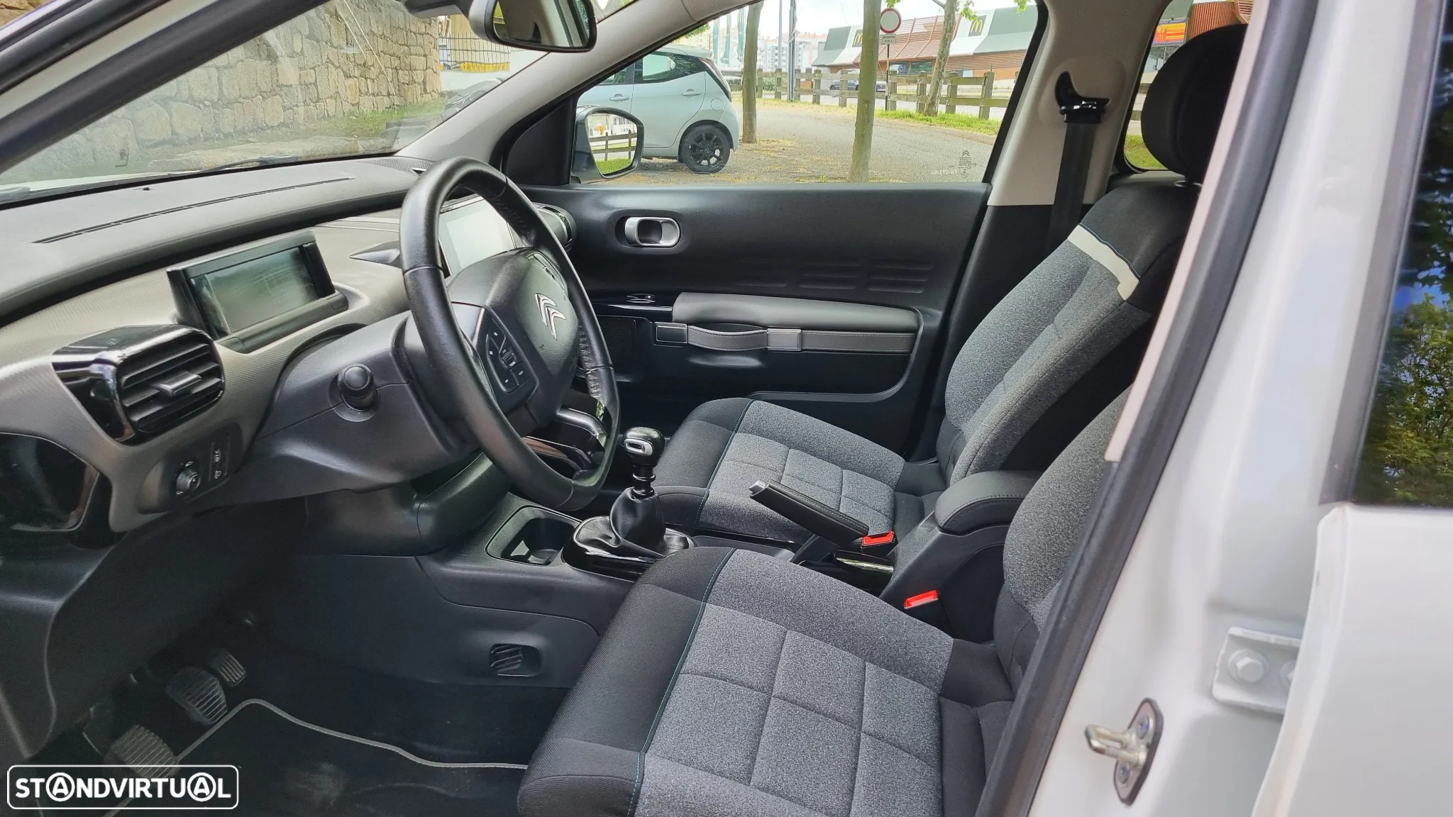 Citroën C4 Cactus 1.2 PureTech Feel Business - 18