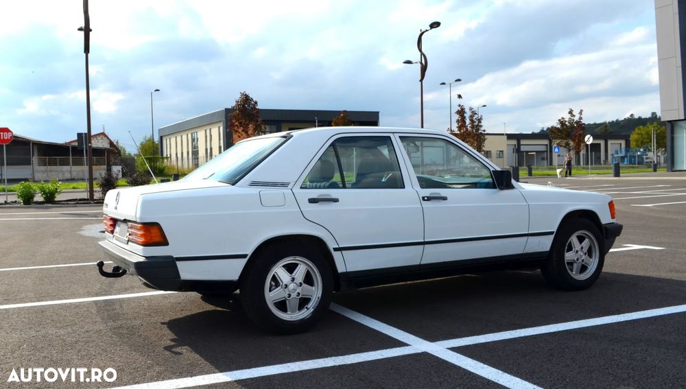 Mercedes-Benz 190 - 6