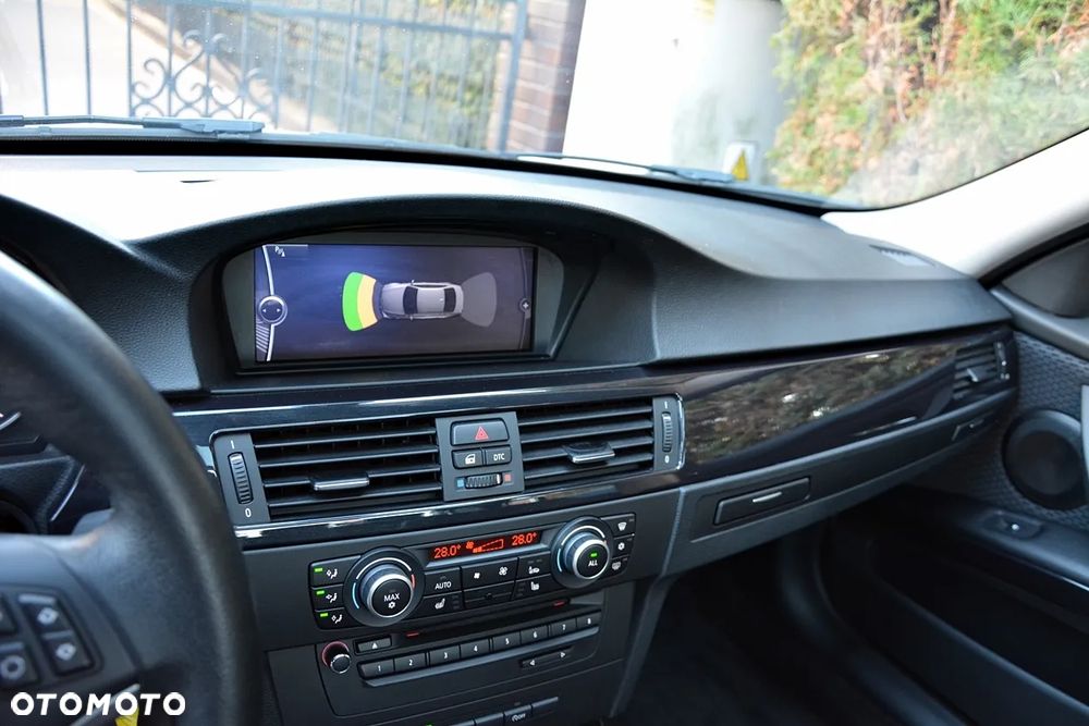 BMW Seria 3 318d DPF Edition Exclusive - 12