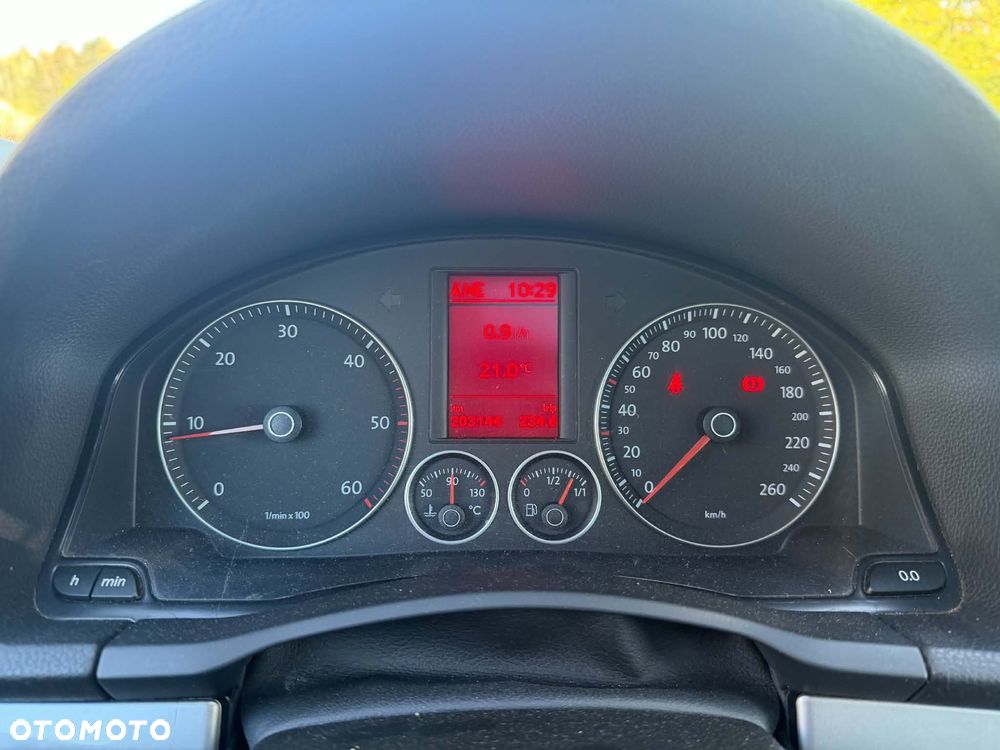 Volkswagen Golf 2.0 TDI DPF Sportline - 21