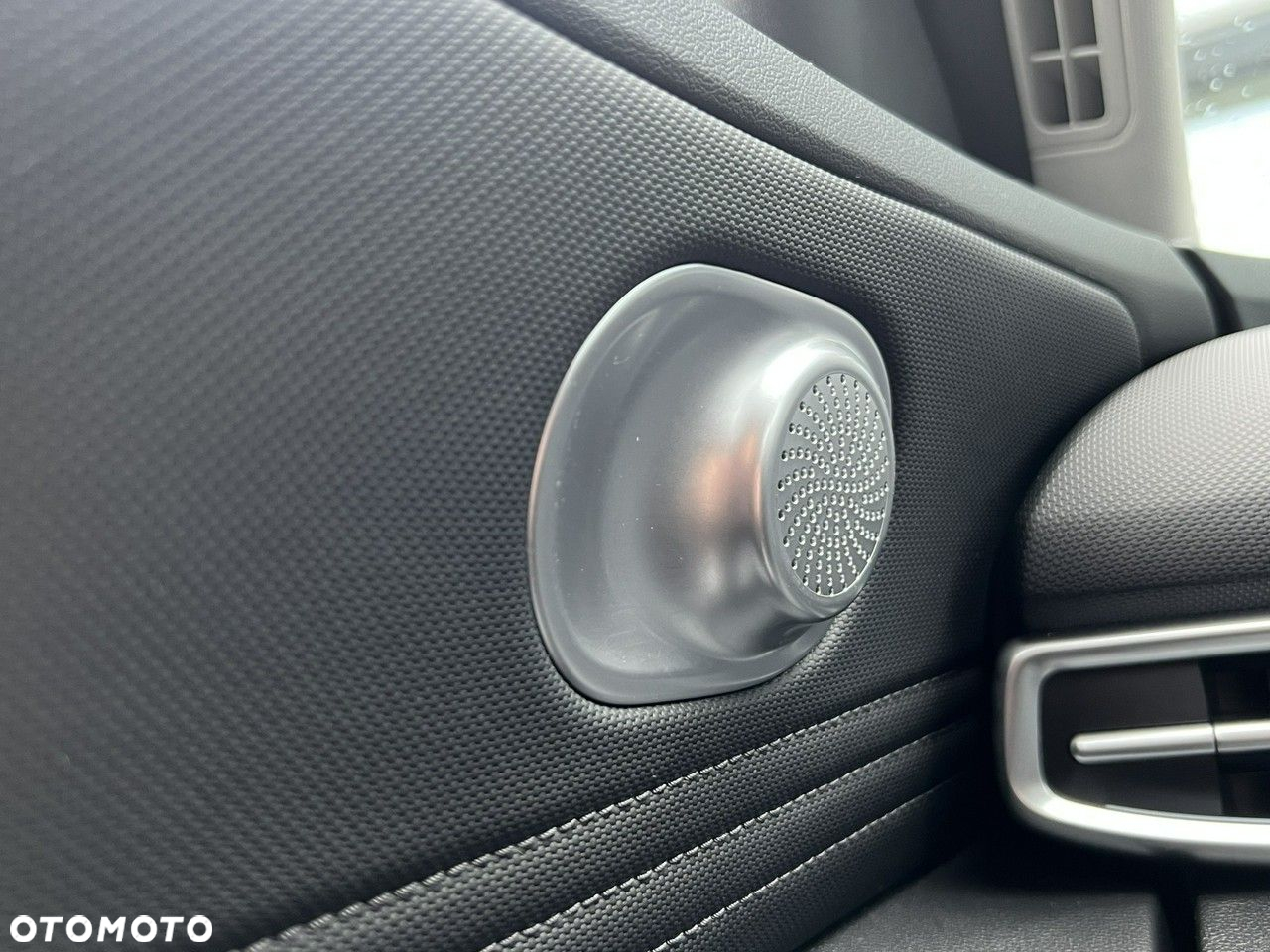 Hyundai Elantra - 36