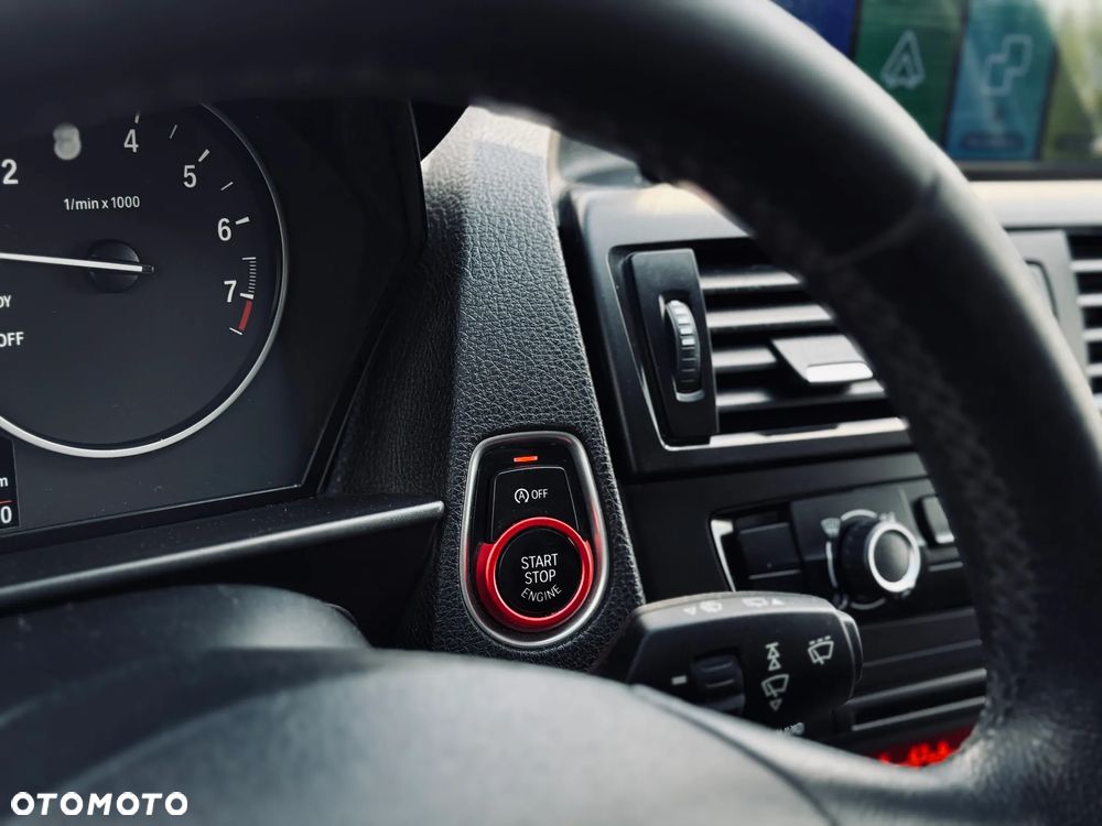 BMW Seria 1 116i - 25