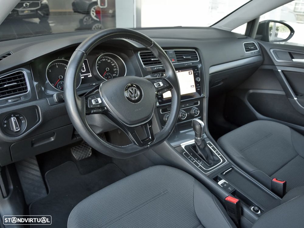 VW Golf 1.6 TDI Confortline DSG - 6