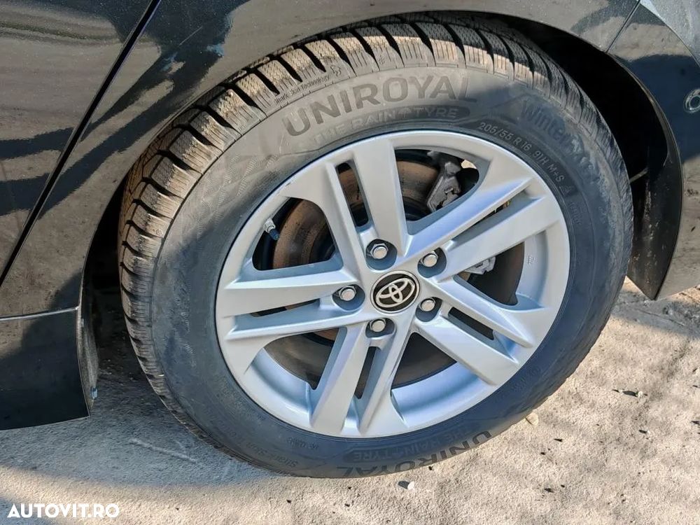 Toyota Corolla ver-1-8-hsd-dynamic - 24