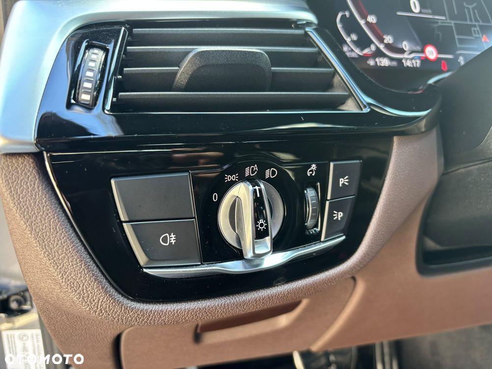 BMW Seria 5 530d xDrive mHEV sport - 10