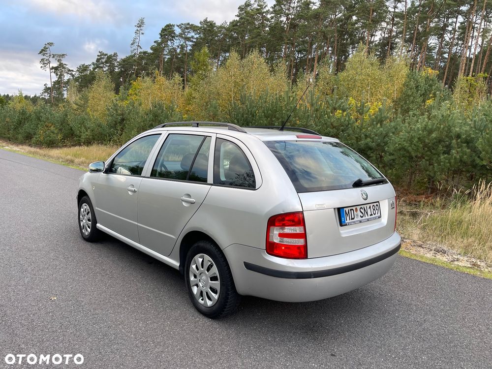 Skoda Fabia 2006 photo 3
