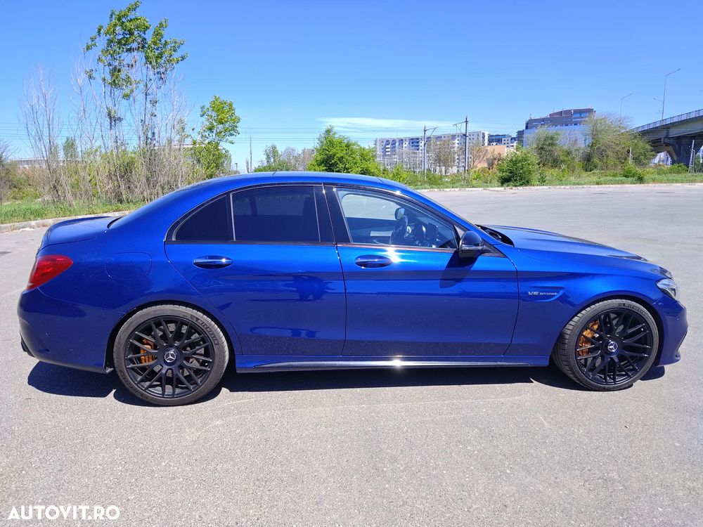 Mercedes-Benz C 63 AMG - 6