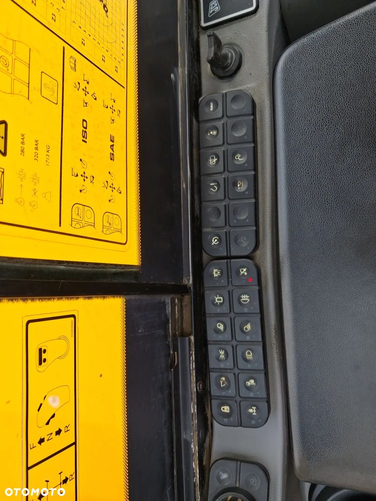 JCB HYDRADIG 110 W - 14