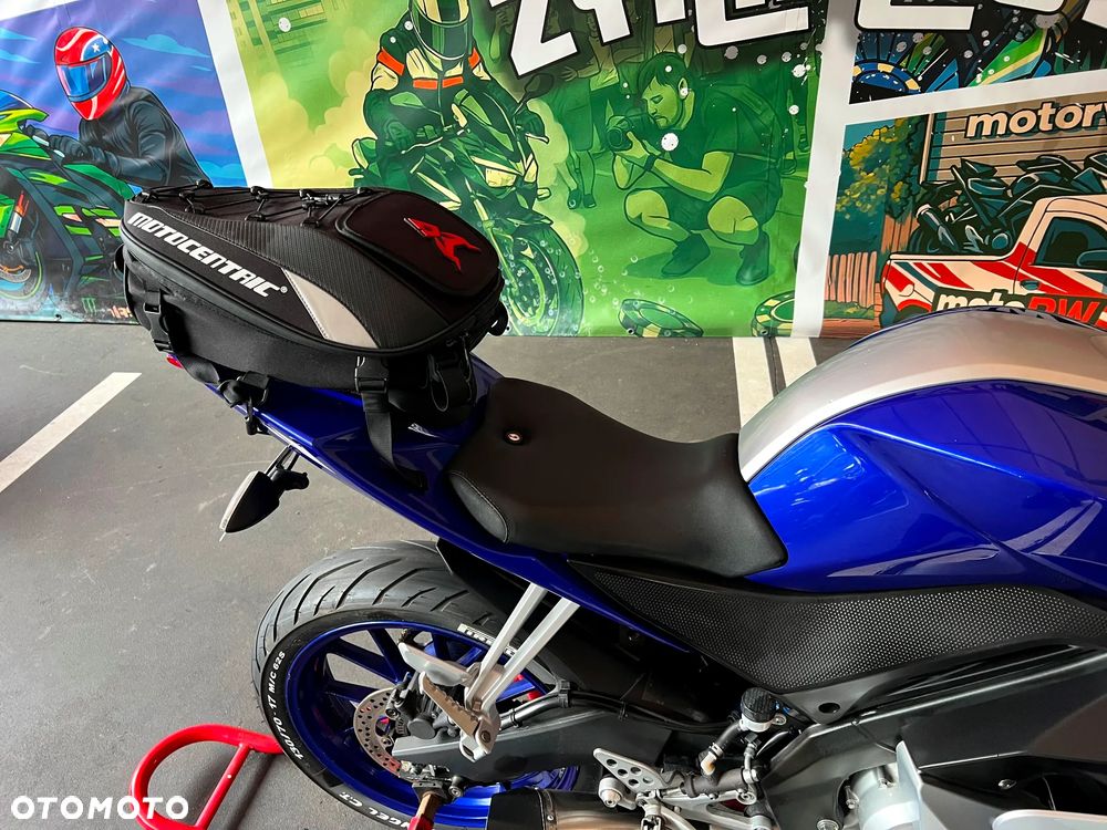 Yamaha YZF - 8