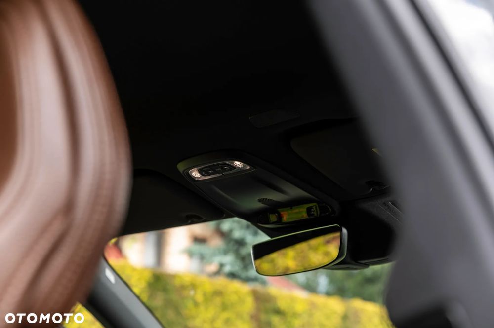 Volvo XC 60 B4 D Ultimate Dark - 29