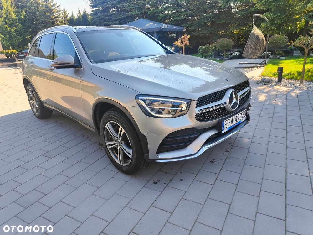Mercedes-Benz GLC 300 4Matic 9G-TRONIC AMG Line - 2