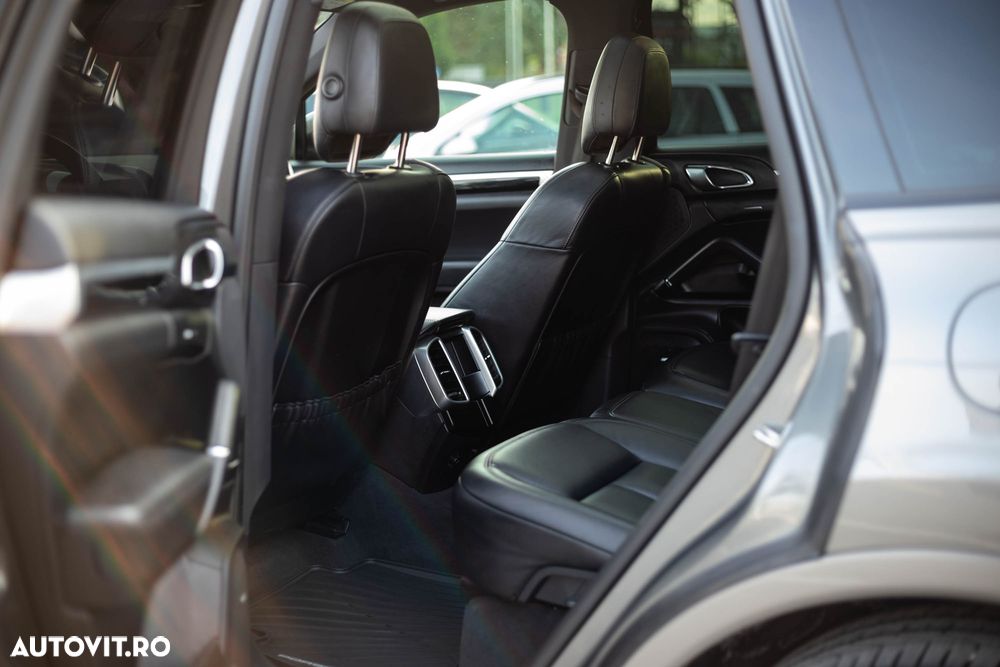 Porsche Cayenne - 17